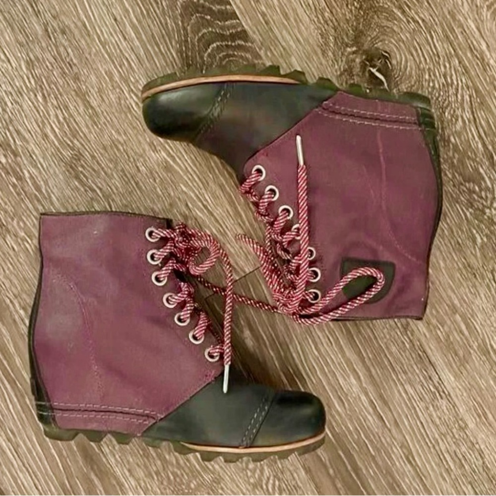 *LIKE NEW* 💜 Sorel PDX Leather Wedge Boot. Sz 10